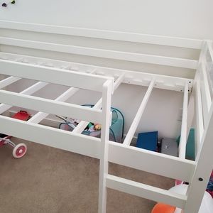 Kids twin bed